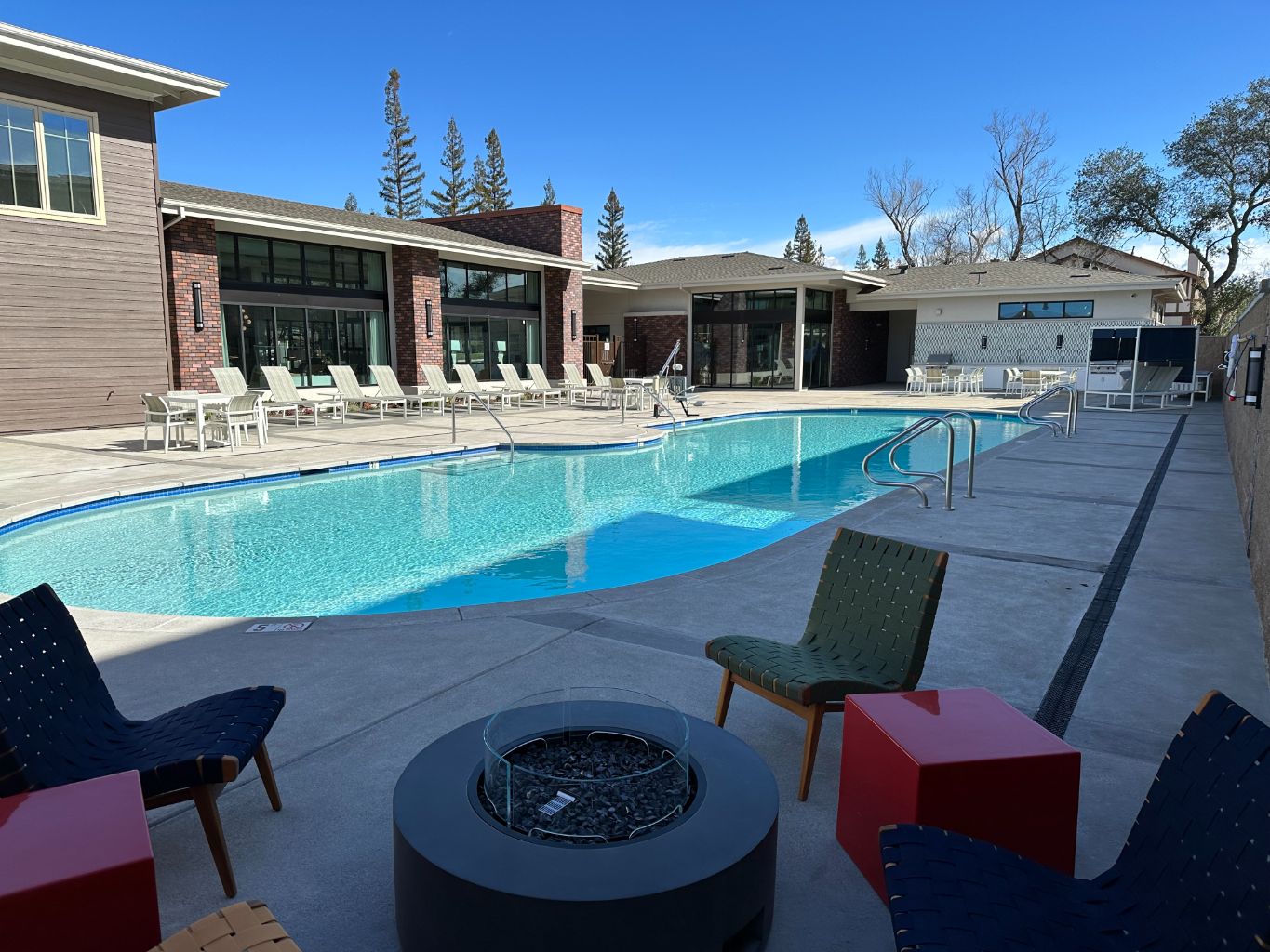 Large oval custom shaped commercial pool approx. 1,600 square feet for apartment complex in Rocklin, California.